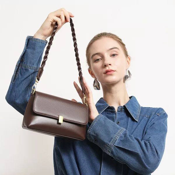 Cross-Border Foreign Trade Source Factory Retro Small Square Bag for Women 2026 New Simple Shoulder Bag Crossbody Versatile Underarm Bag