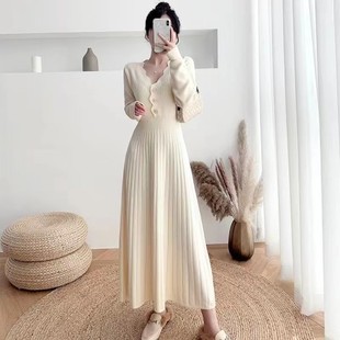 French Retro V-neck Knitted Dress Women's 2022 Autumn and Winter New Mid-length Waisted Slim-fit Base Sweater Dress