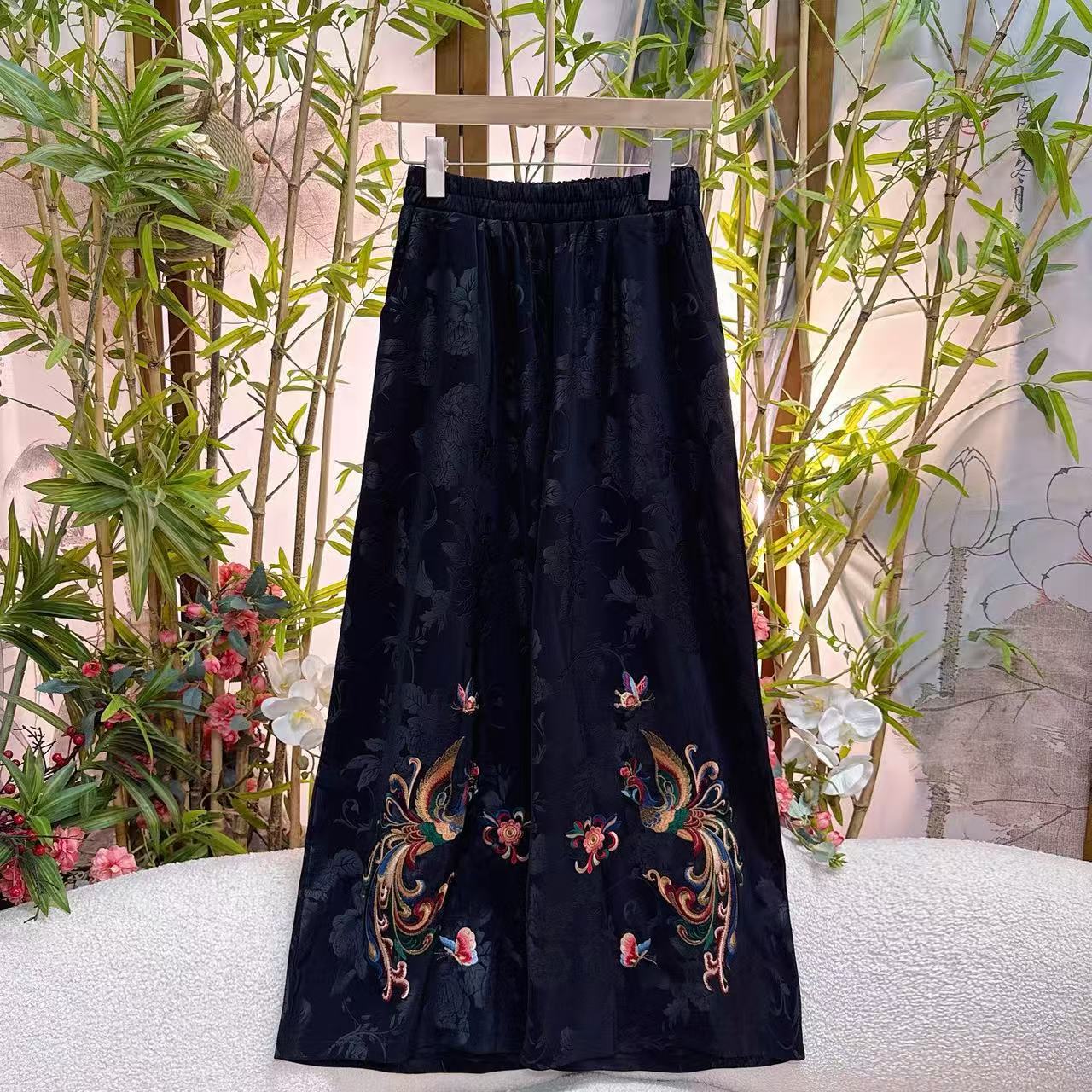 Retro embroidered wide-leg casual pants, straight leg, 2026 autumn new arrival, Chinese style versatile pants, casual women's pants