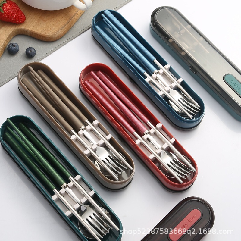 Simple and Trendy Portable Tableware Set, Easy to Clean, Made of 304 Stainless Steel, Thickened and Non-Slip, Suitable for Daily Use Simple and Trendy Portable Tableware Set, Easy to Clean, Made of 304 Stainless Steel, Thickened and Non-Slip, Suitable for Daily Use