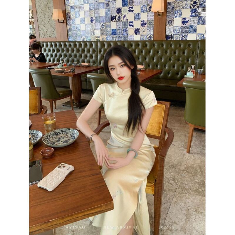 New Chinese-Style National Style [Yanshu] Improved Version of the Cheongsam for Women, Summer New Model, Imitation Acetate Embroidery, Elegant Slimming Dress