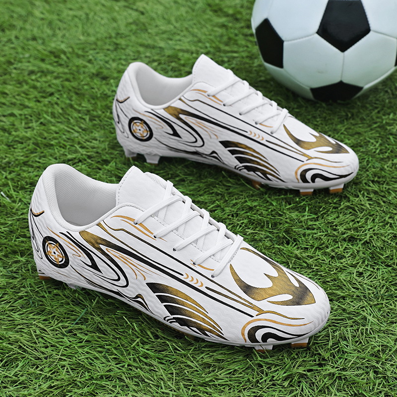 Nuevos zapatos de fútbol anti-deslizante de clavos largos transfronterizos, zapatos de entrenamiento deportivo de clavos para hombres, zapatos deportivos de baja altura para jóvenes