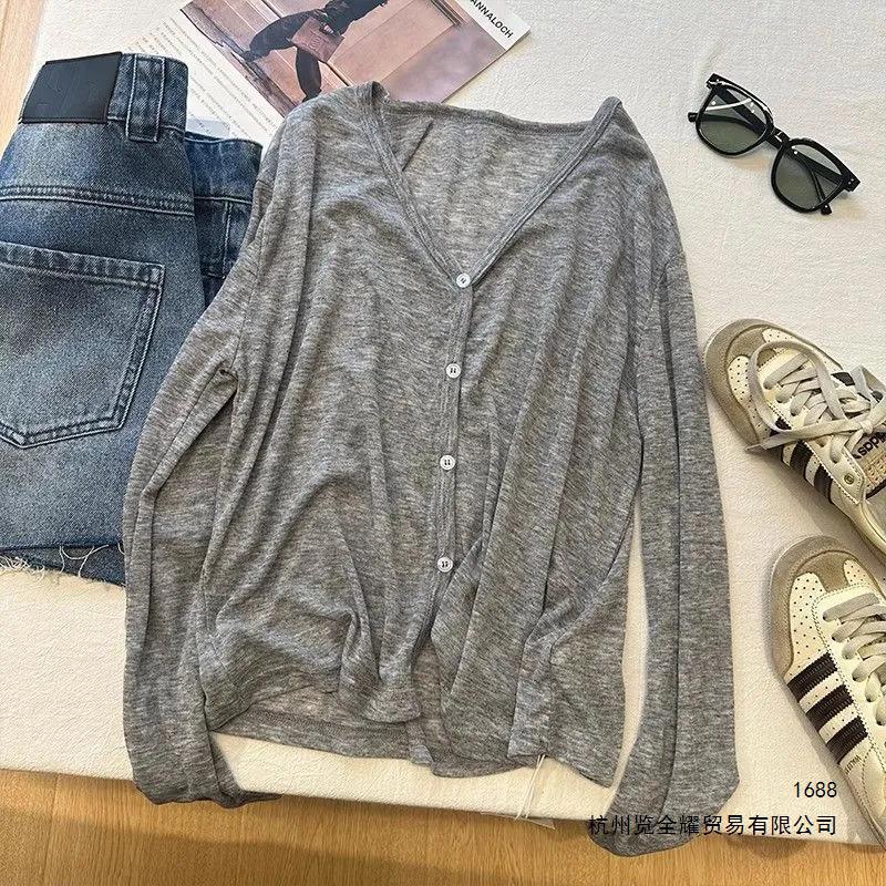 Breathable V-neck long-sleeved knitted slim-fit solid color girl's simple sun protection jacket 2026 summer thin outer cardigan