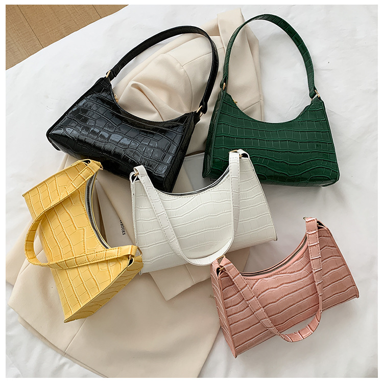 Women's Small Pu Leather Crocodile Fashion Square Zipper Underarm Bag display picture 4