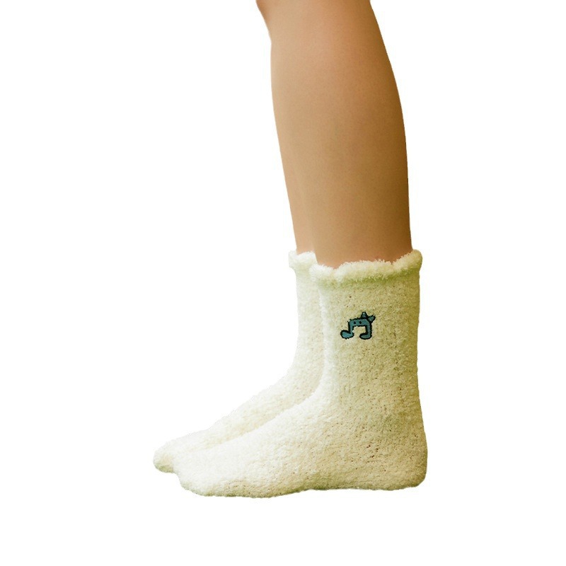 Calcetines de Piso Medianos para Mujer de Terciopelo Coral Térmicos con Bordado para Casa e Invierno image 5