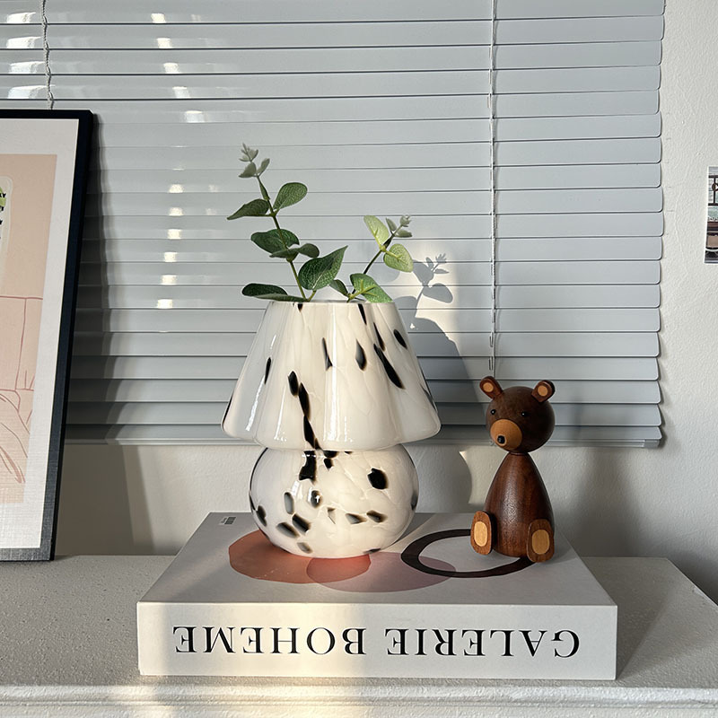 Lámpara de hongo en forma de flor creativa transfronteriza Lámpara de noche simple de estilo crema Lámpara de mesa de decoración de ambiente de niña linda in
