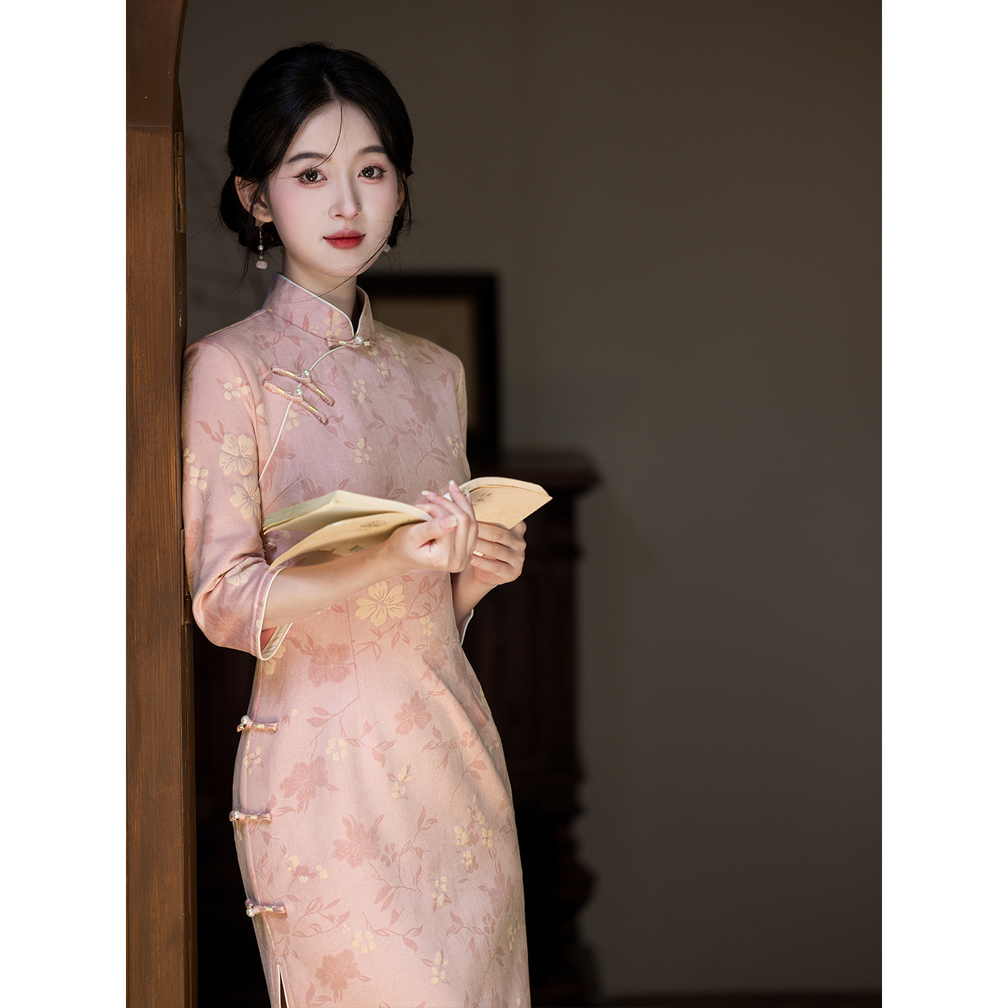 洛士博绝美麂皮绒粉色旗袍2025秋季日常淑女范气质连衣裙女