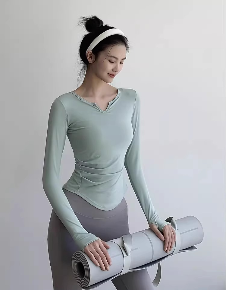 Breathable Women's Yoga T-shirt Slim Fit Quick-drying Sports Top_voghion.com