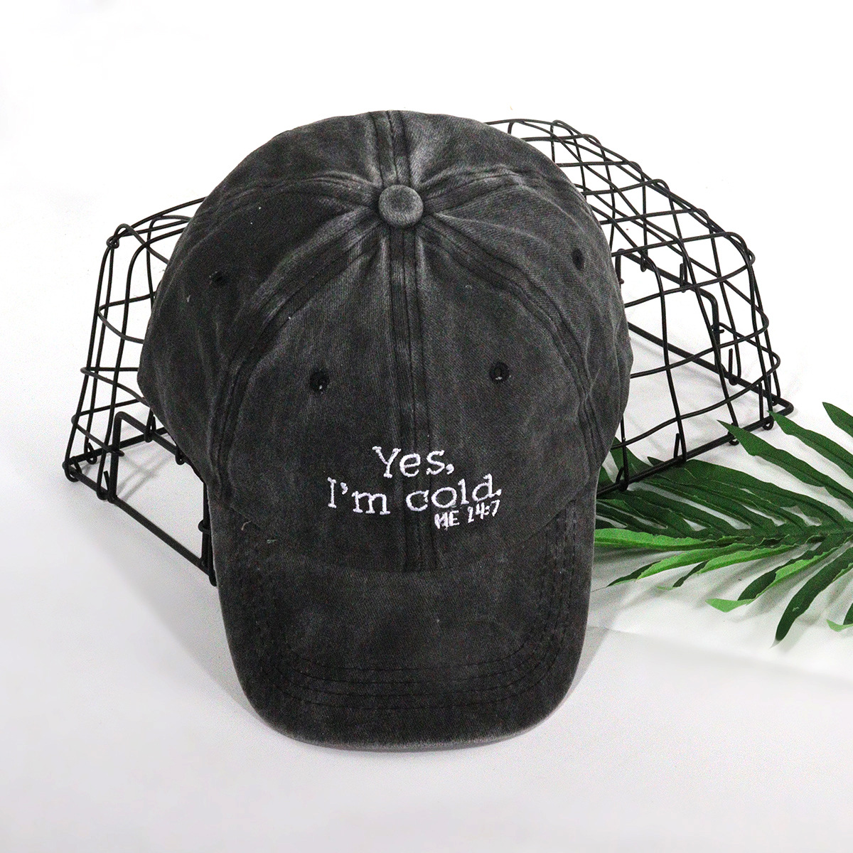 Casquette de baseball délavée brodée avec lettre Oui au design tendance unisexe pour hommes et femmes avec dessus souple_voghion.com