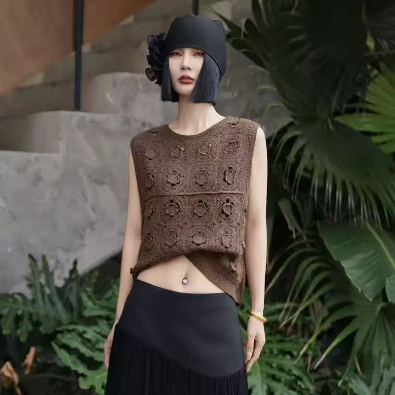 Summer New Style Crocheted Hollow Knitted Suspender Vest for Women to Wear Outside, Women's Loose Beach Sleeveless Outer Blouse