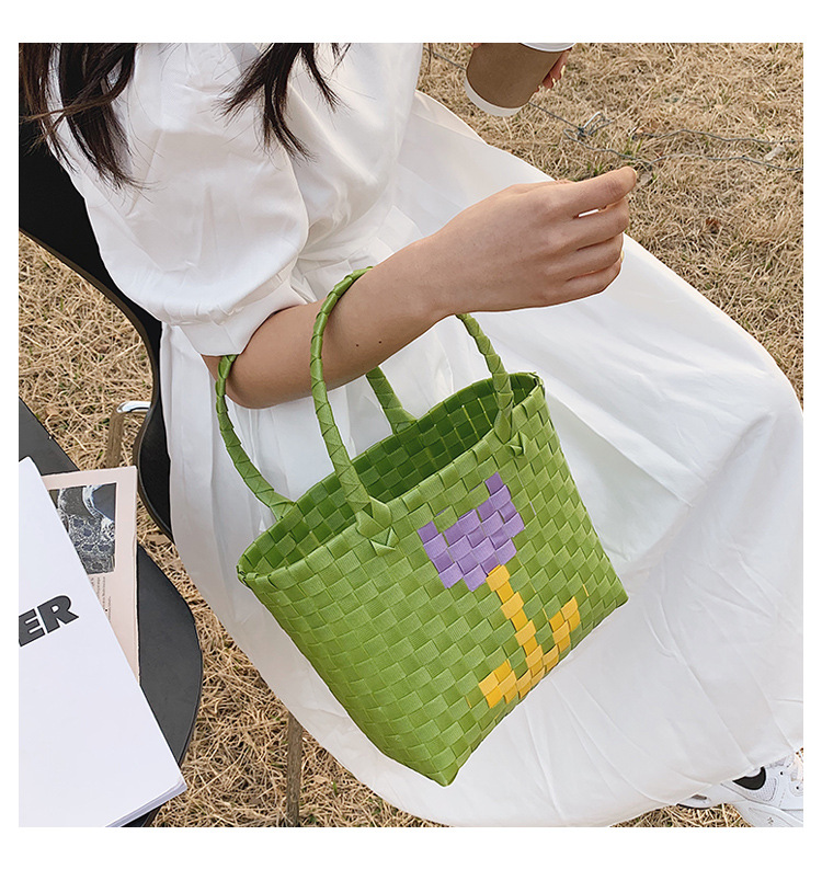 Fashion Woven Flower Portable Bag display picture 21