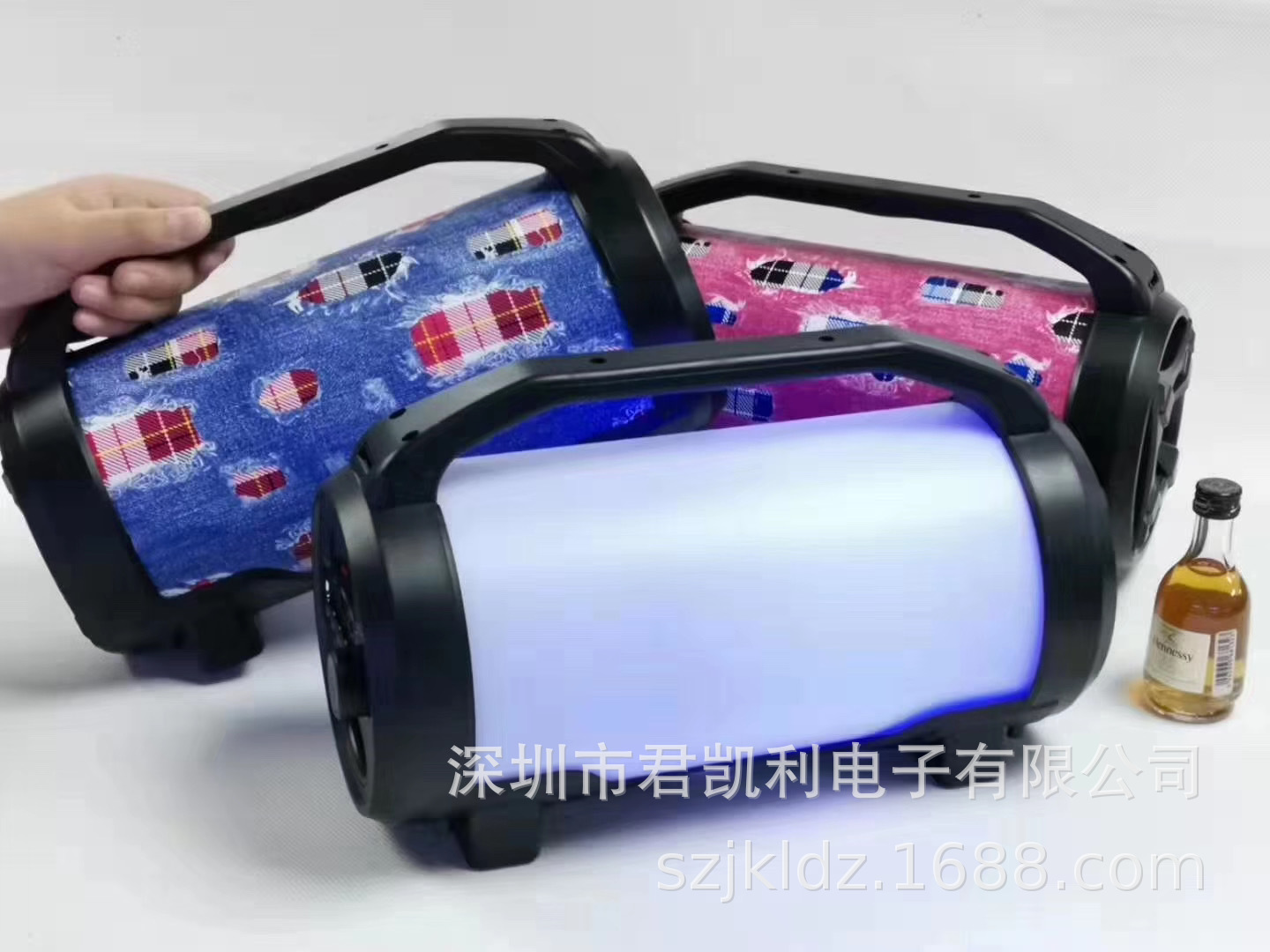 22251913413_966362597