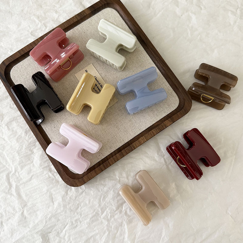Korean-Style Ins-Style H-Shaped Small Acrylic Hair Clip for Women, Versatile and Elegant Hairpin, Popular Half-Tied Back-Of-The-Head Shark Clip Korean-Style Ins-Style H-Shaped Small Acrylic Hair Clip for Women, Versatile and Elegant Hairpin, Popular Half-Tied Back-Of-The-Head Shark Clip
