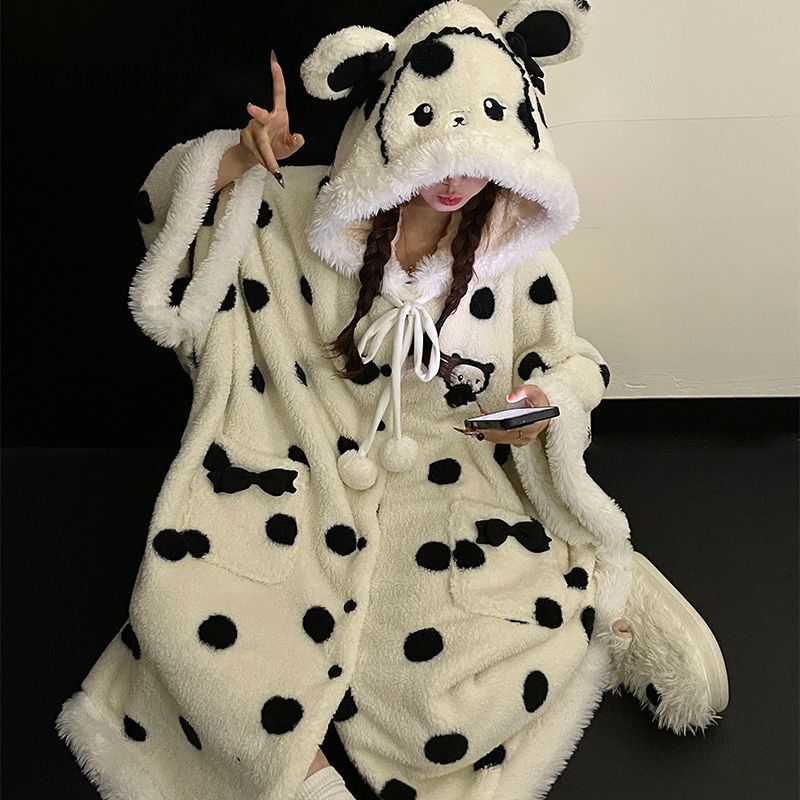 Autumn and Winter Coral Velvet Nightgown Cartoon Hooded Cloak Velvet Thickeneded Fleece-Lined Can Be Worn Outside Women's Home Clothes Nap Blanket