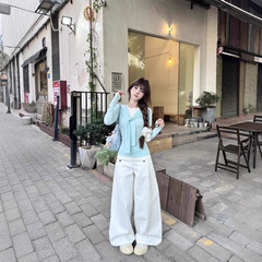 青い気質の修身はやせている2つの長袖のtシャツを現して春の設計の新型の韓系の底の学院の上着をつなぎ合わせます。