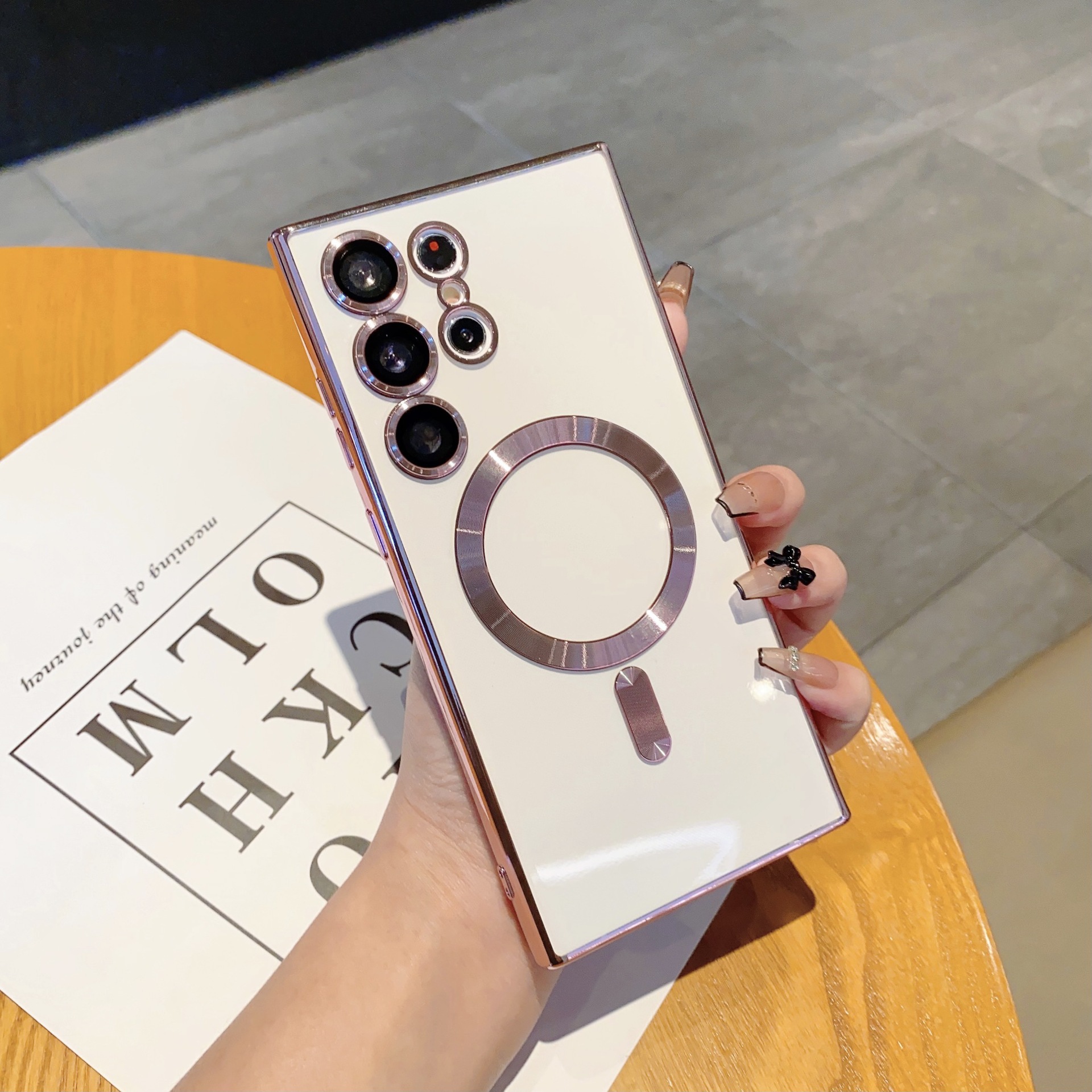 Funda para teléfono móvil transfronterizo Samsung S25EDGE con patrón de CD GalaxyS24Ultra cubierta de revestimiento magnético A56 aplicable A16