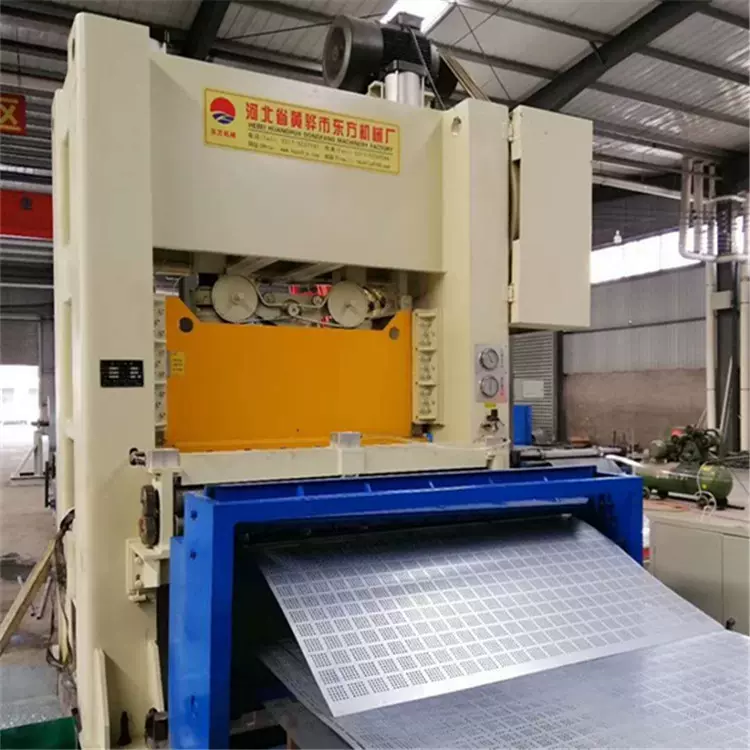 厂家供应 高速方孔冲孔机 数控大型冲床 爬架网设备现货供应