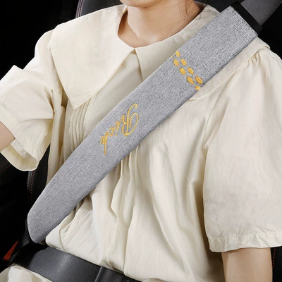Seat belt shoulder pad: large truck taxi wear-resistant protective