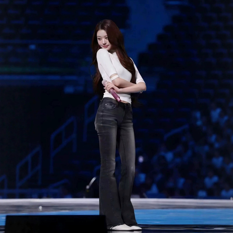 Zhang Yuanying, Yoo Ji-Min, and Naoi Rei's Same Style~ Korean Designer Brand Classic Four-Way Stretch Flared Jeans for Women