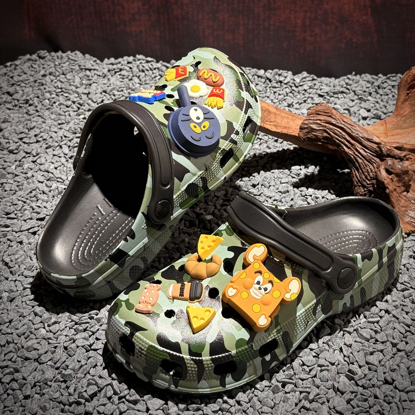 Nuevos zapatos de impresión de camuflaje transfronterizos, zapatos de agujero, zapatos de sandallas de pareja, zapatillas de moda para hombres y mujeres