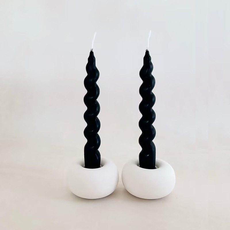 Decoración de cerámica blanca creativa pequeña decoración moderna minimalista Ins decoración de escritorio suave de vela circular