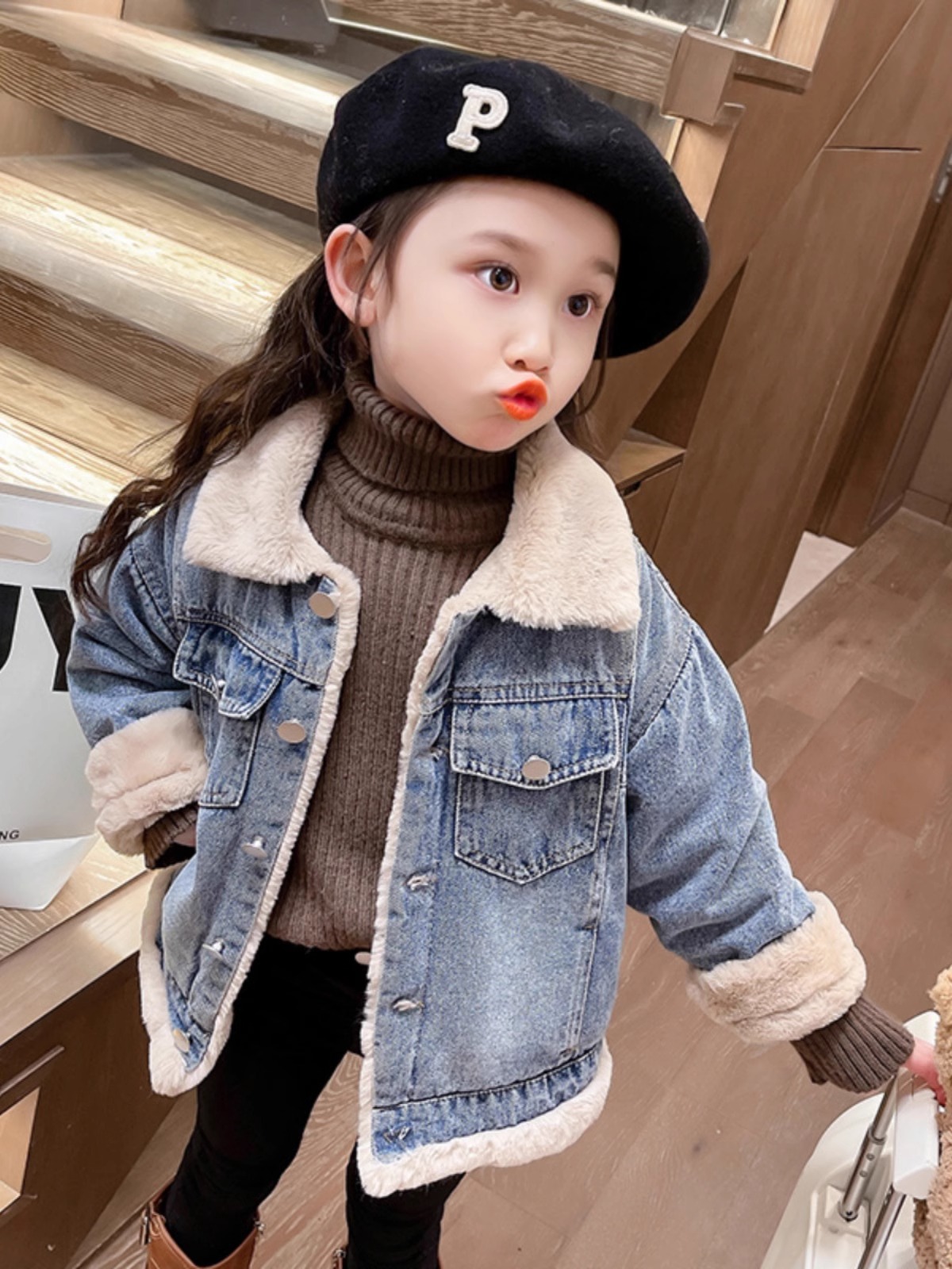 Chaqueta vaquera de invierno para niñas, estilo coreano, holgada, con forro polar, nueva colección 2025, prenda superior gruesa para bebés, a la moda.