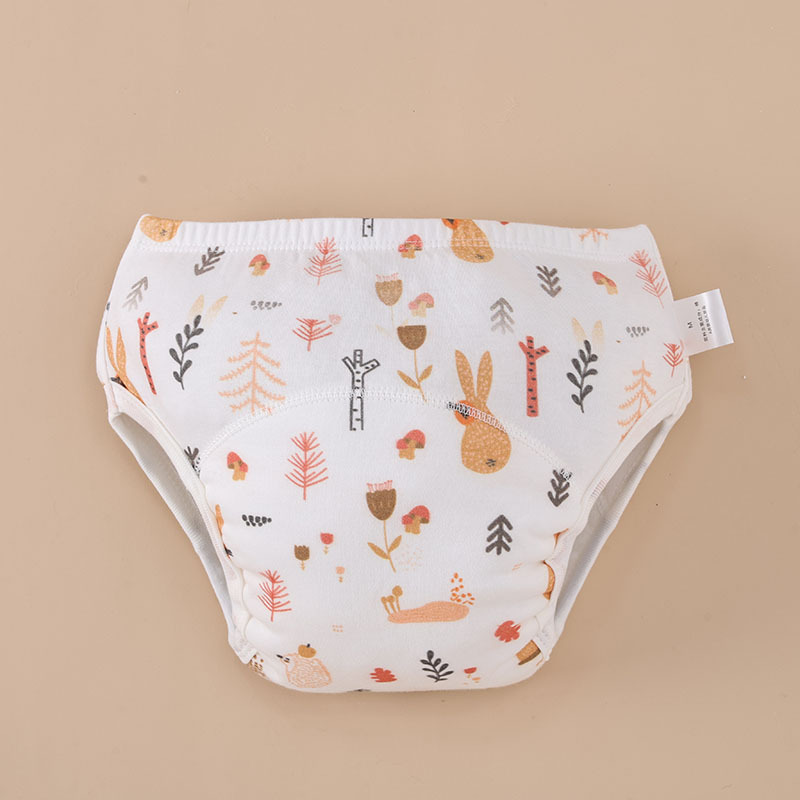 赤ちゃんはトイレのトレーニングパンツのようです。|undefined