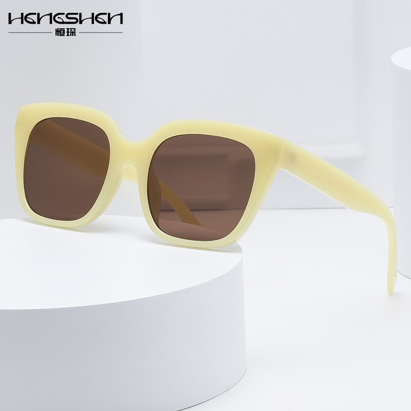 Fashionable square retro trend sunglasses for men and women