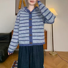 欧货复古条纹针织外套女秋冬及慵懒风牛角扣v领宽松连帽毛衣开衫