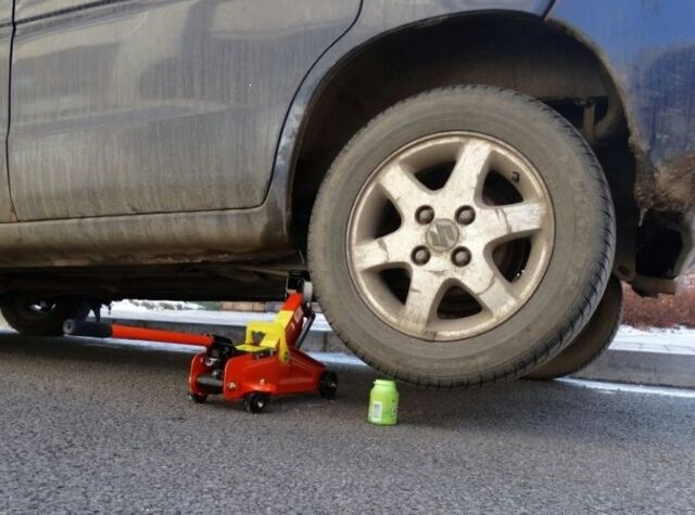 2-ton horizontal hydraulic jack for 2-ton cars, 2.5-ton small cars, sedans, and SUVs, 2.5T low-profile jack