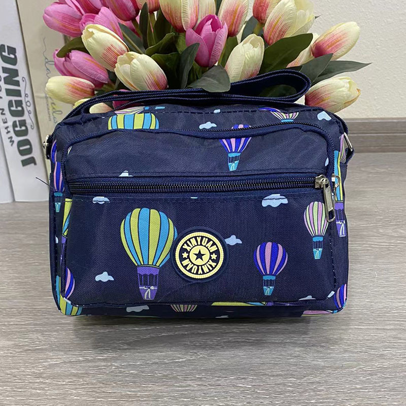 파란색 바닥 열기구