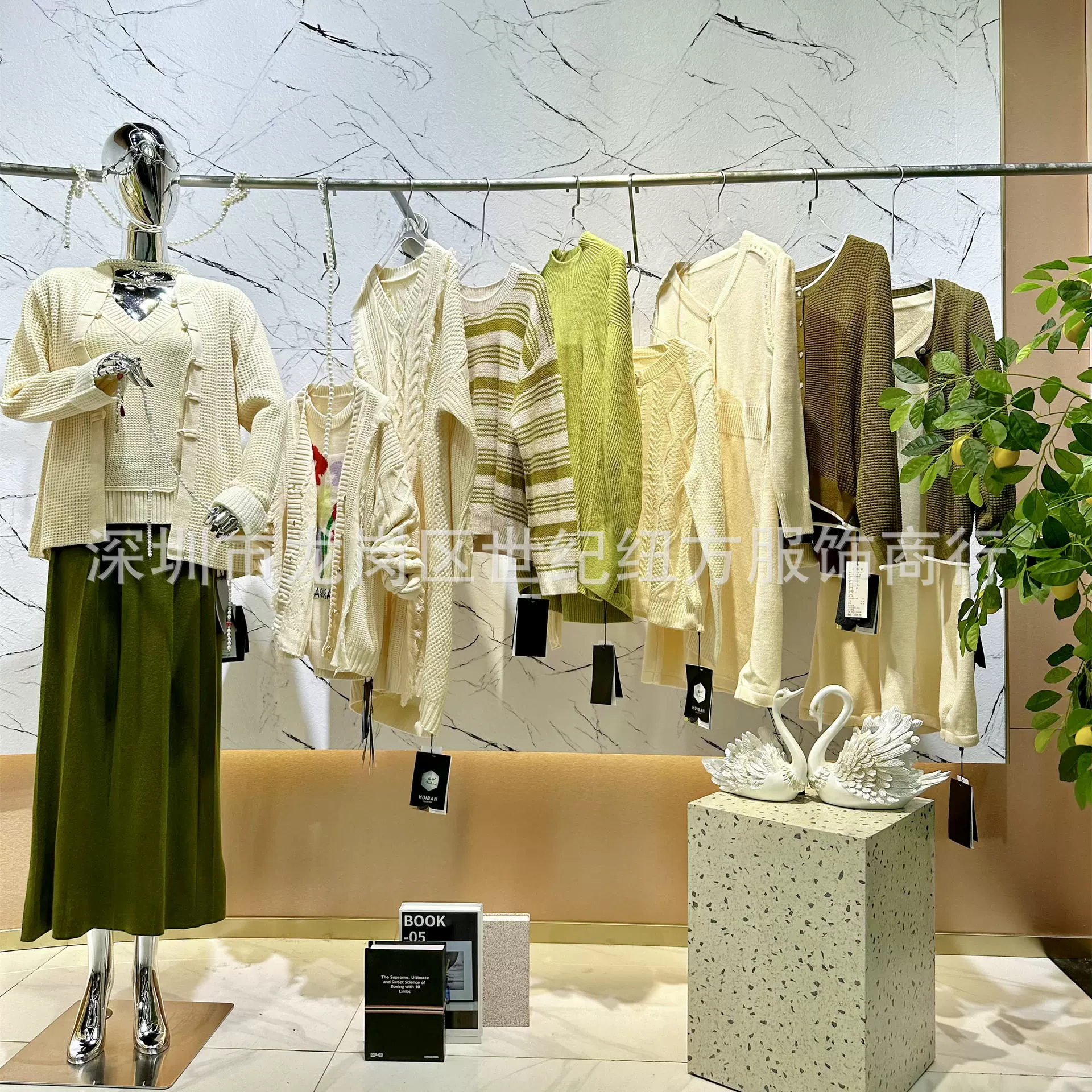 Брендовые осенние и зимние свитера, нежные и элегантные трикотажные изделия, оптовые поставки из первых рук, поставка в физическую комнату прямой трансляции.