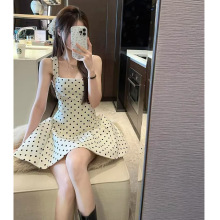 ���c�����B��ȹŮ2025�ļ��¿������߼���¶�������@�������ȹ��