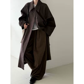 女式衬衫;女式T恤;半身裙