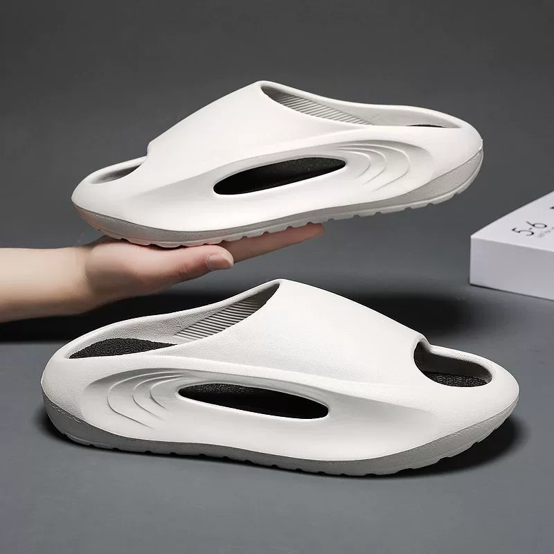 Мужские уличные тапочки на толстой подошве, на которой приятно ступать на какашки, новые летние модные нескользящие спортивные сандалии 2025 года, домашние шлепанцы.