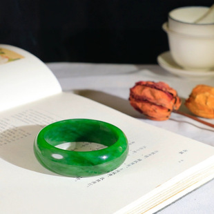 Jin Yu Tang Xinjiang Hetian Jasper Bracelet Jade Warm and Running Green Years Collapsing tactfully and smoothly in the wrist
