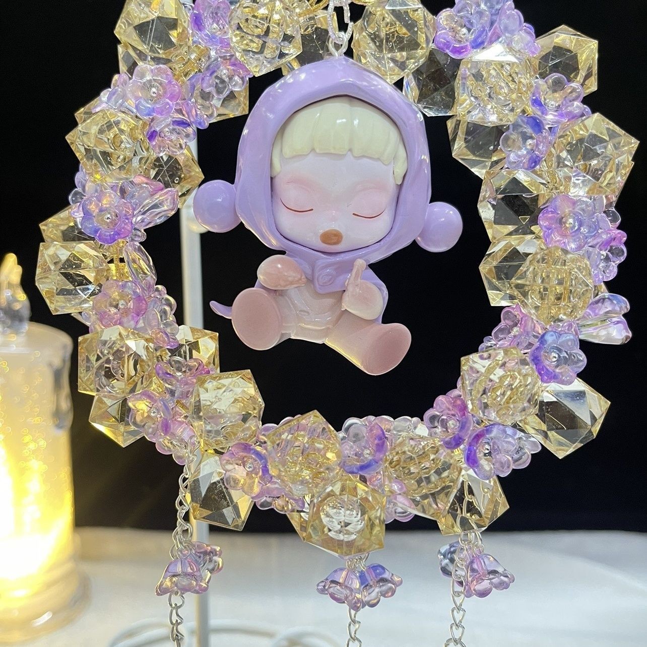 보라색 풀 서클 은방울꽃과 모조 다이아몬드 벨트 베이비(생각 그리기)