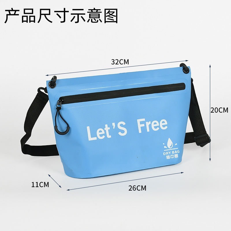 メーカー直売の屋外防水バッグを持って渓流に漂着して泳いでいます。|undefined