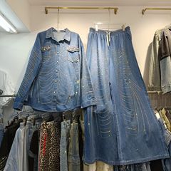 重工はドリルを入れてデニムのシャツを洗います。女性は早春の新型の高級感があります。