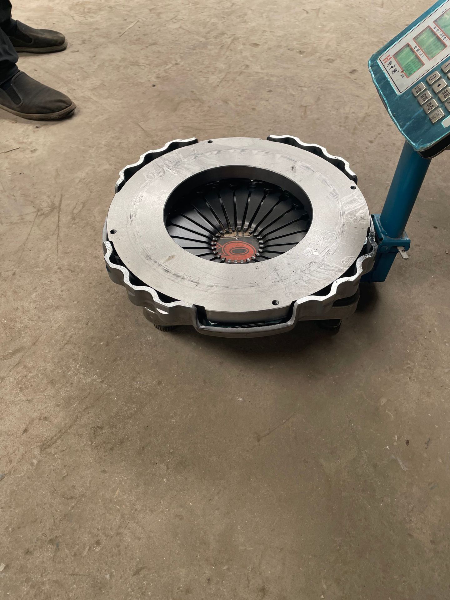 Original factory 420L clutch pressure plate, compatible with 348200464 DeLonghi F2000, Weichai WP10, and Cummins