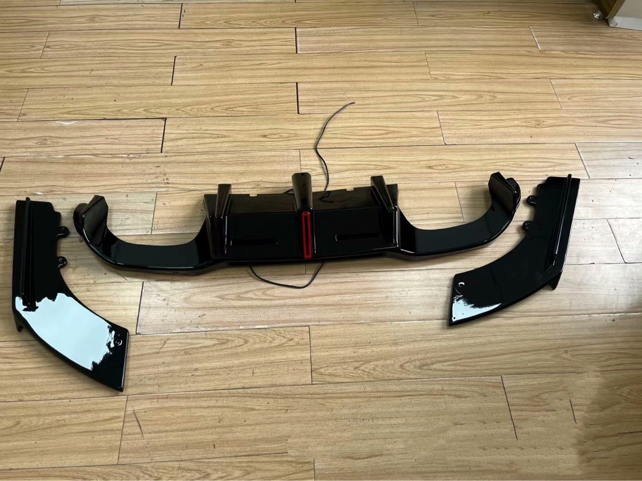 Suitable for Bmw M2 Rear Lip M2F87 Modified V-Style Three-Section Rear Lip Carbon Pattern Rear Spoiler Small Surround with Lights