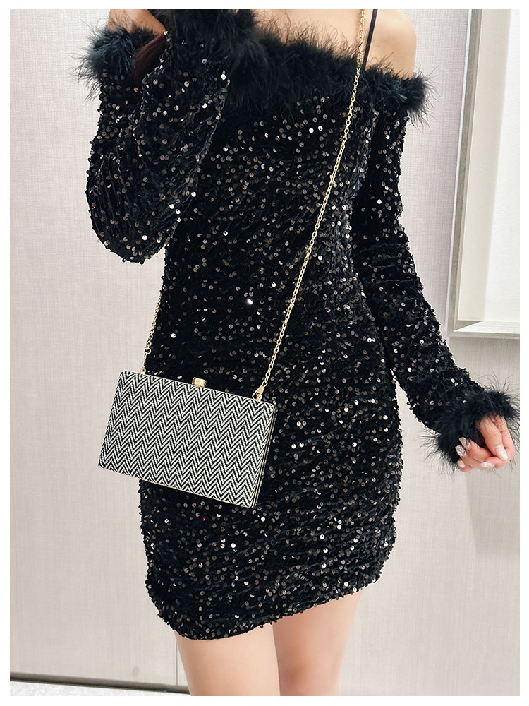 / Strap Type Arylic Waves Solid Color Square Evening Bags
