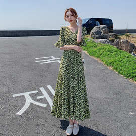 高级感洋装碎花雪纺连衣裙女2026新款夏装韩系收腰显瘦大摆长裙潮