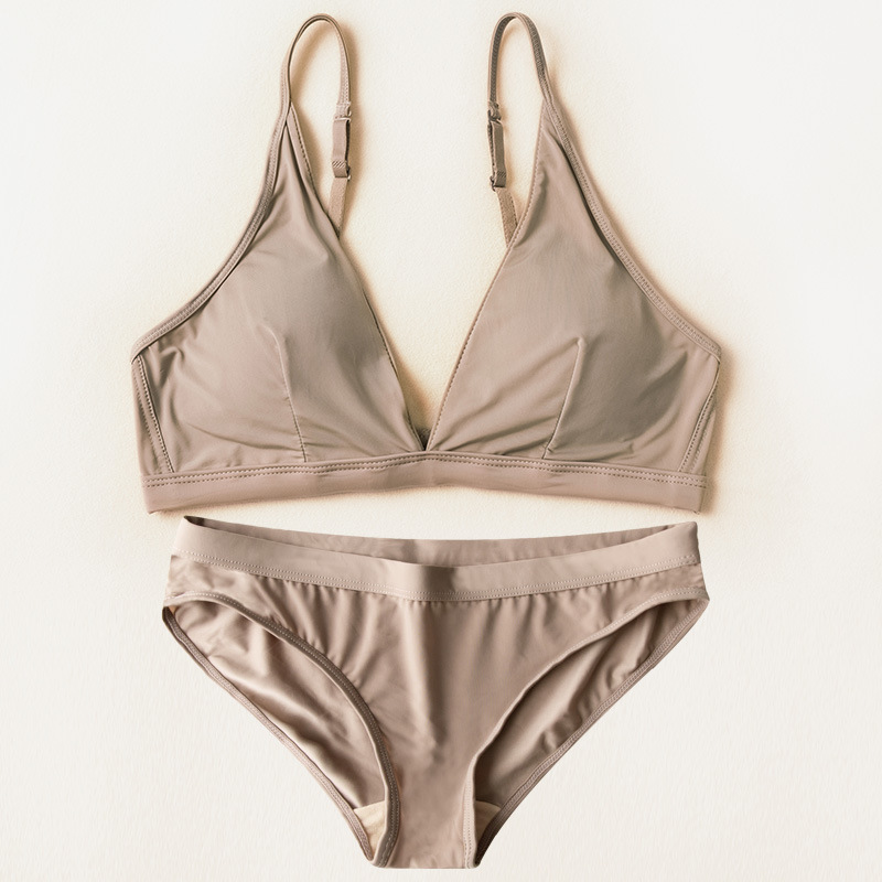 Large breasts show small size, no chest cushion, ice silk French sexy lingerie set, underwear for women_voghion.com