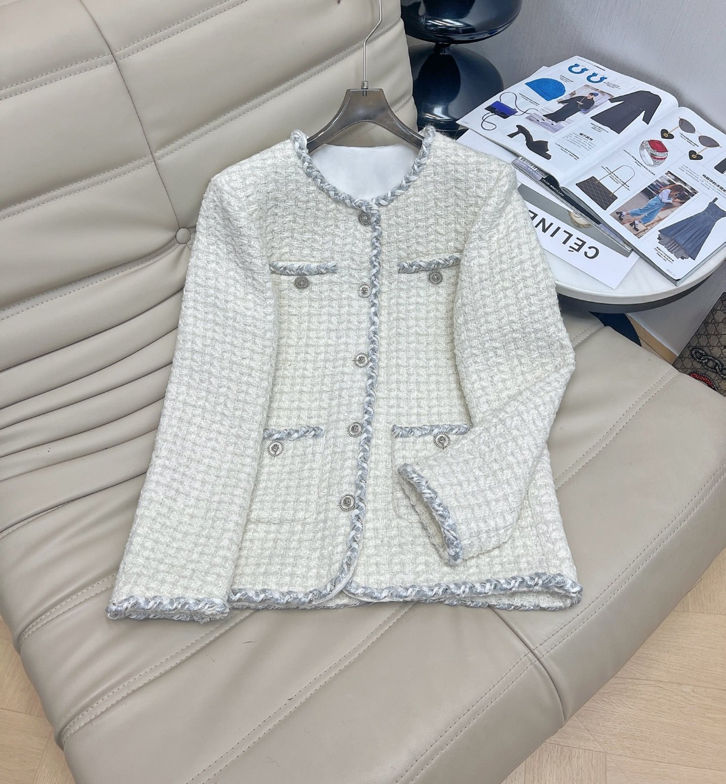 Nanyou Women's Light Luxury European Wool Tweed Fabric Contrast Color Trim Round Neck Single-Breasted Chanel Style Jacket