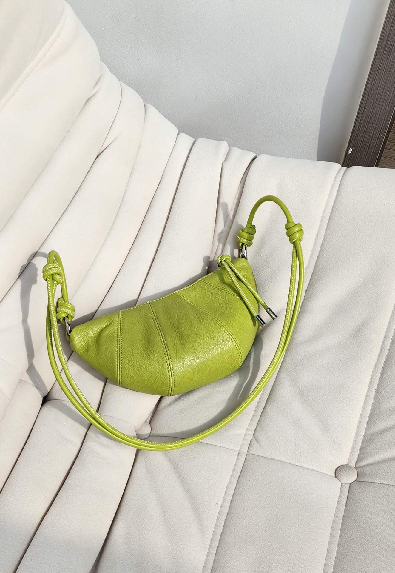 Sheepskin Horn Croissant Bag 2025 New Arrival Niche Design Coin Purse Shoulder Crossbody Bag For Women Wholesale - Thumbnail 6