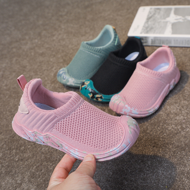 Children's Sports Shoes, Boys' Mesh Shoes, 2026 New Breathable Fly-Woven Mesh Casual Shoes, Girls' Slip-On Running Shoes