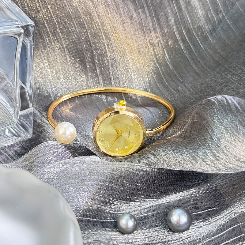 Cross-border Explosions Lazy Super Convenient Bracelet Pearl French Romantic Watch Three-dimensional Glass Sparkling Diamond Jewelry Watch