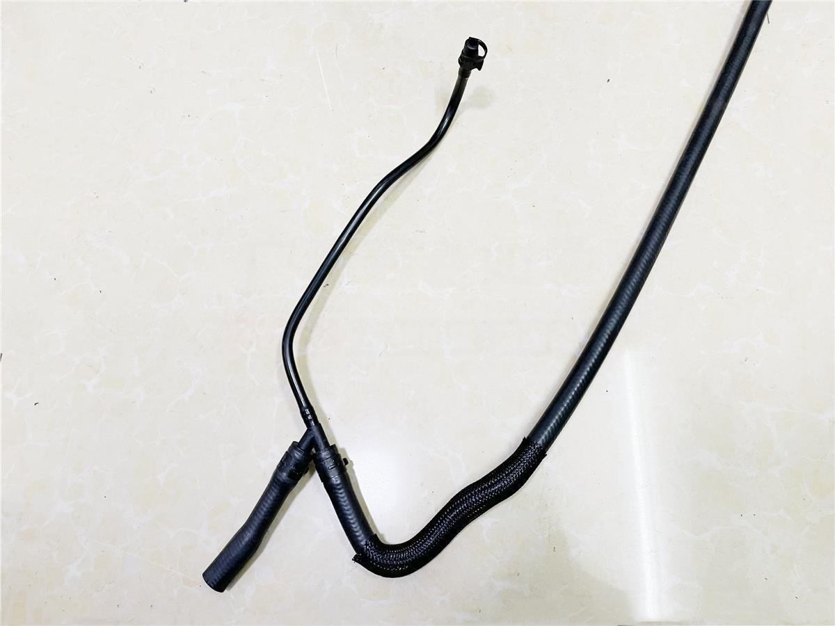 Suitable for Land Rover Discovery 4, Range Rover 3.0T, and Range Rover Executive/Sport 5.0T – coolant expansion tank hose