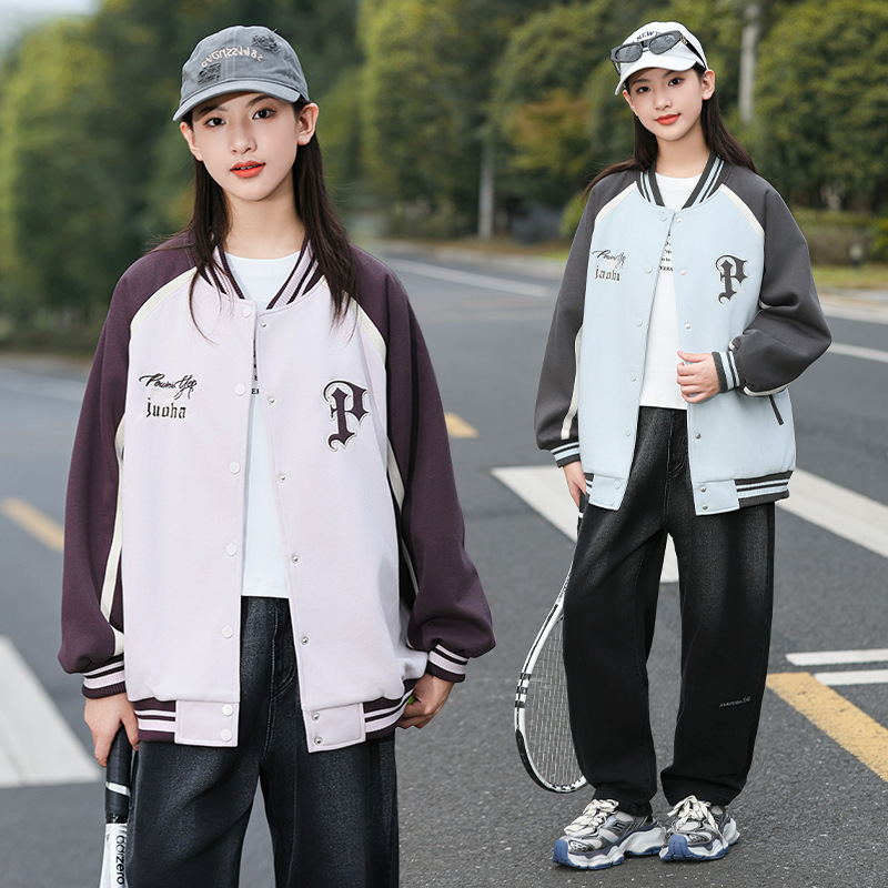 女の子のコート春秋服の中の大きいサイズのゆったりした野球服のジャケットの青少年の中学校の女の子の上着の洋風